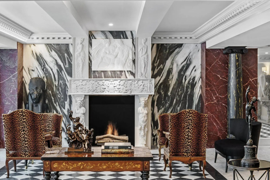 Lobby & Reception