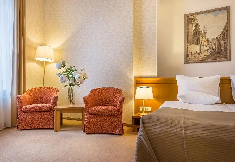 Executive Double room (full double bed)