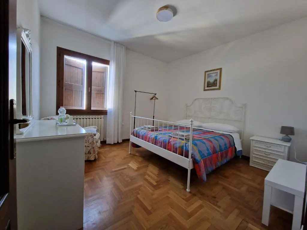 Standard Double room with mountain view (full double bed)