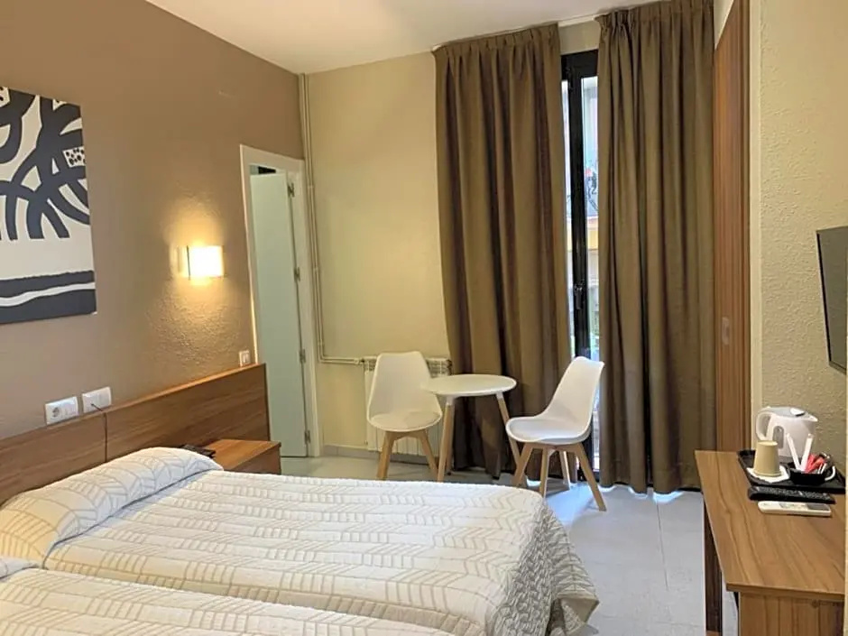 Standard Double room with balcony (twin beds)
