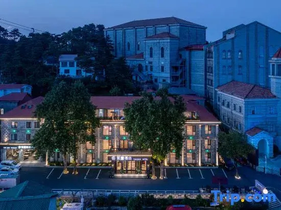 Lushan Yunlian Hotel (Guling Street Cableway Upper Platform)