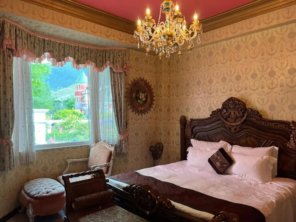 Standard Quadruple room with garden view