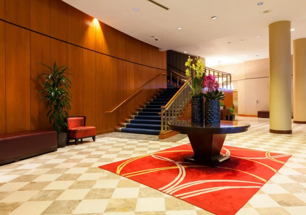 Crowne Plaza Cleveland at Playhouse Square by IHG