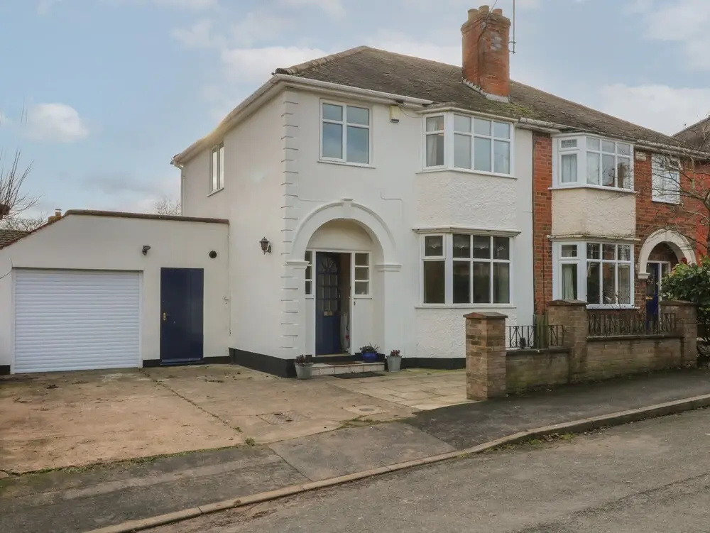2 Gladstone Avenue