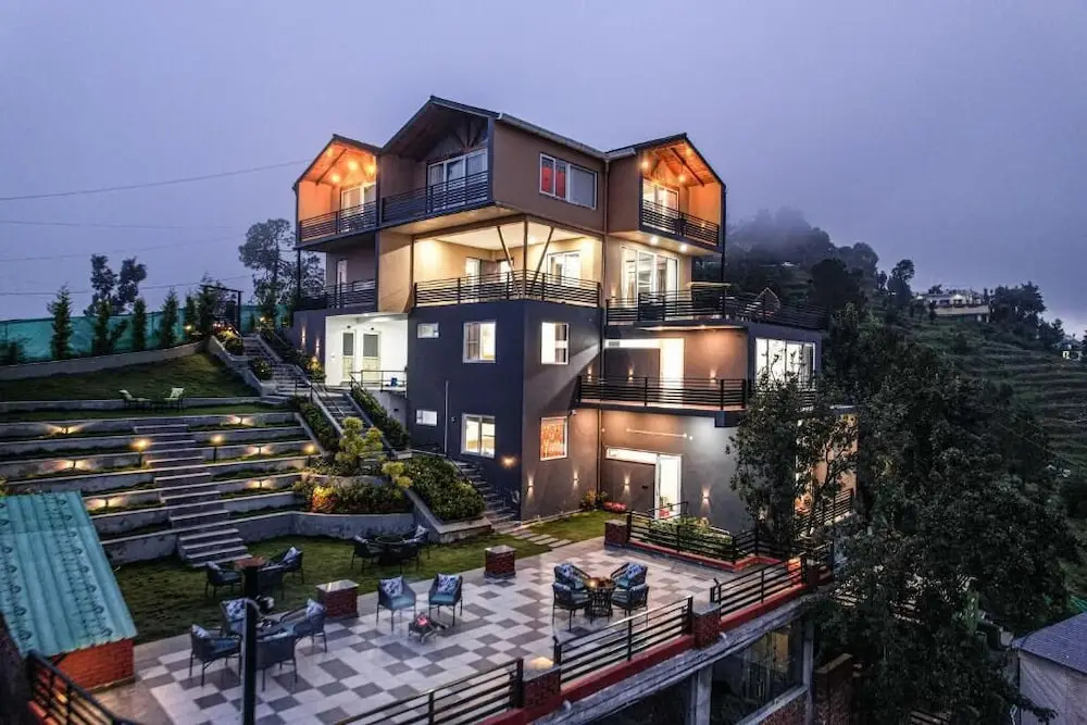 Alaya Stays Trios Top Apartment