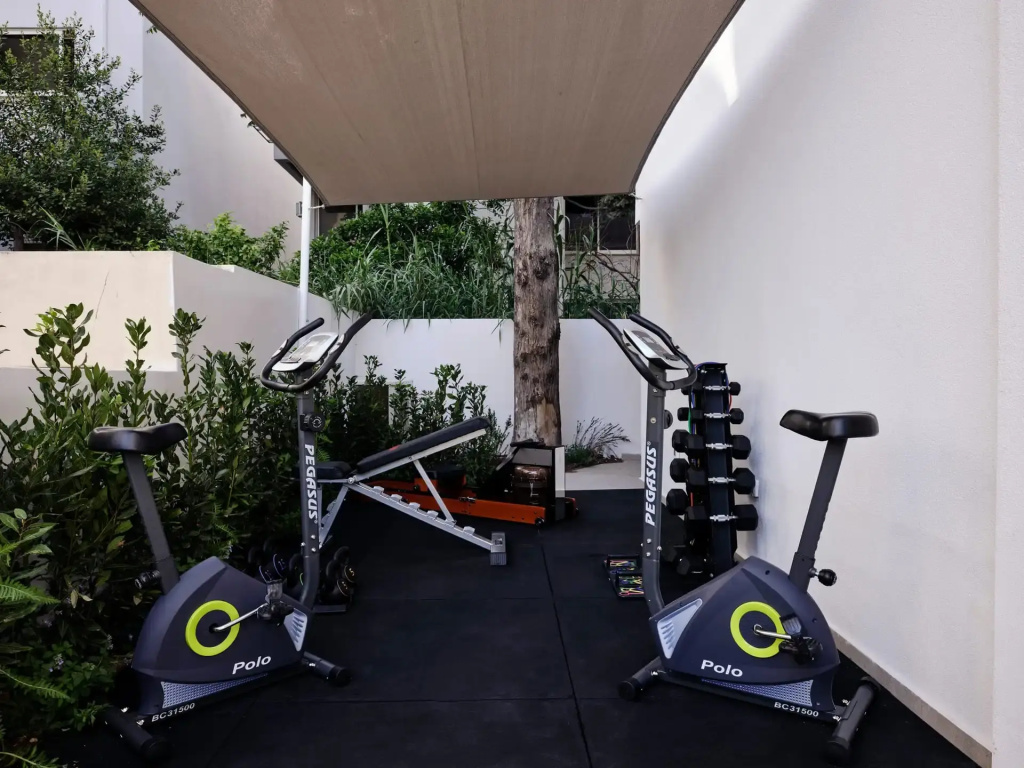 Bond Smart Living Suites — фото
