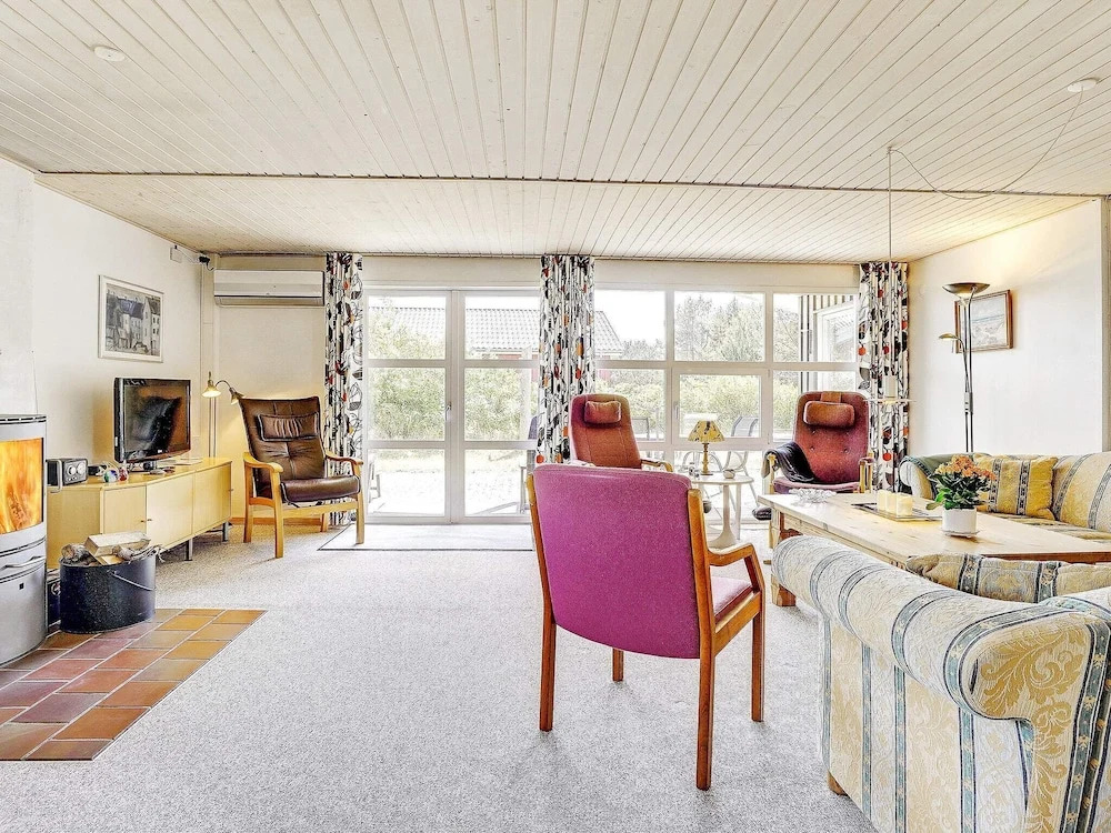 Alluring Holiday Home in Hvide Sande With Terrace - фото 3