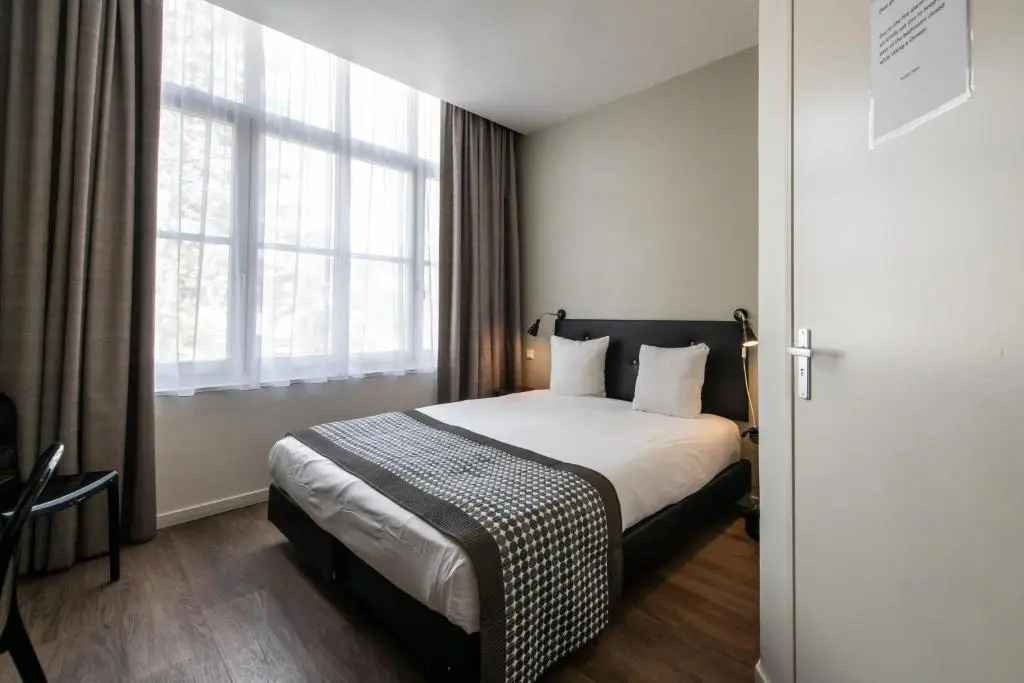 (Non-guaranteed Window) Double room (full double bed)