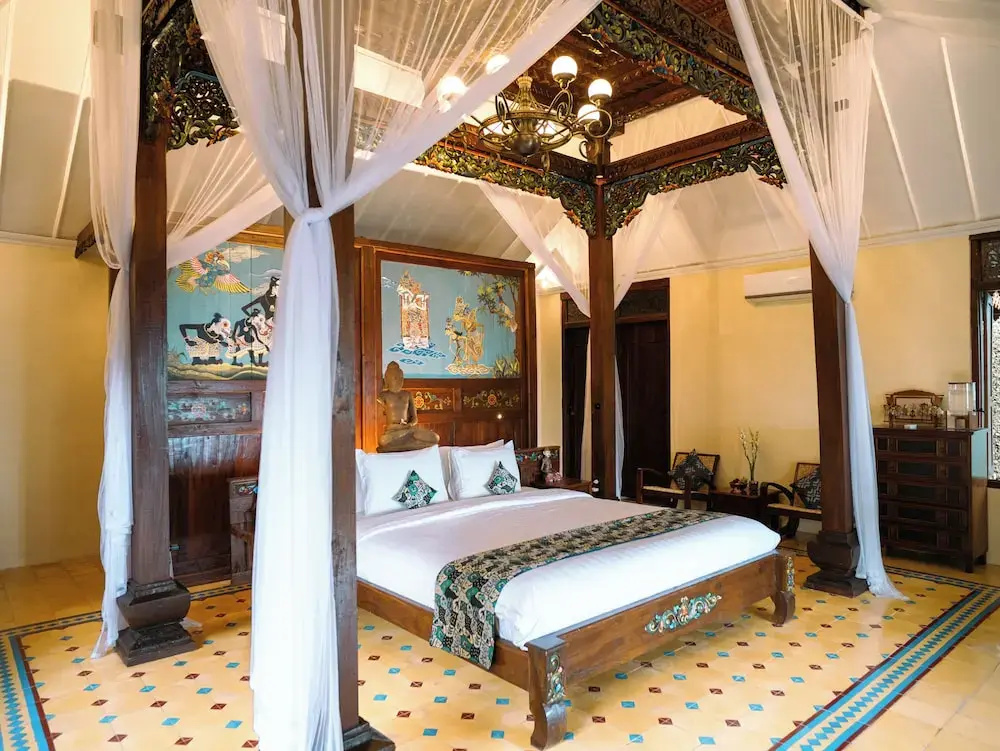 Double Suite with balcony (full double bed)