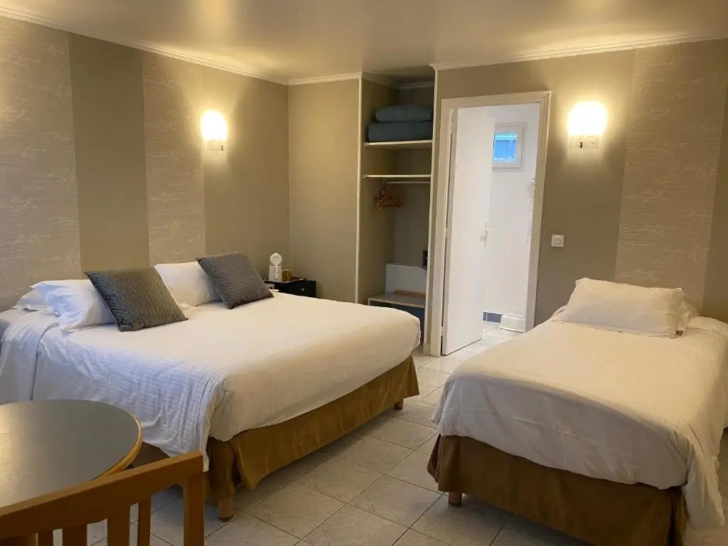 Contact Hôtel - Hôtel les Bleuets & SPA - Chambres