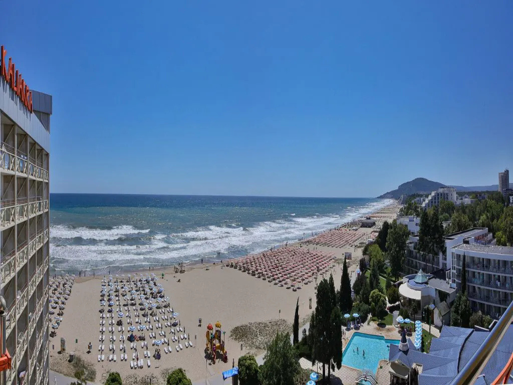 Beach & Waterfront