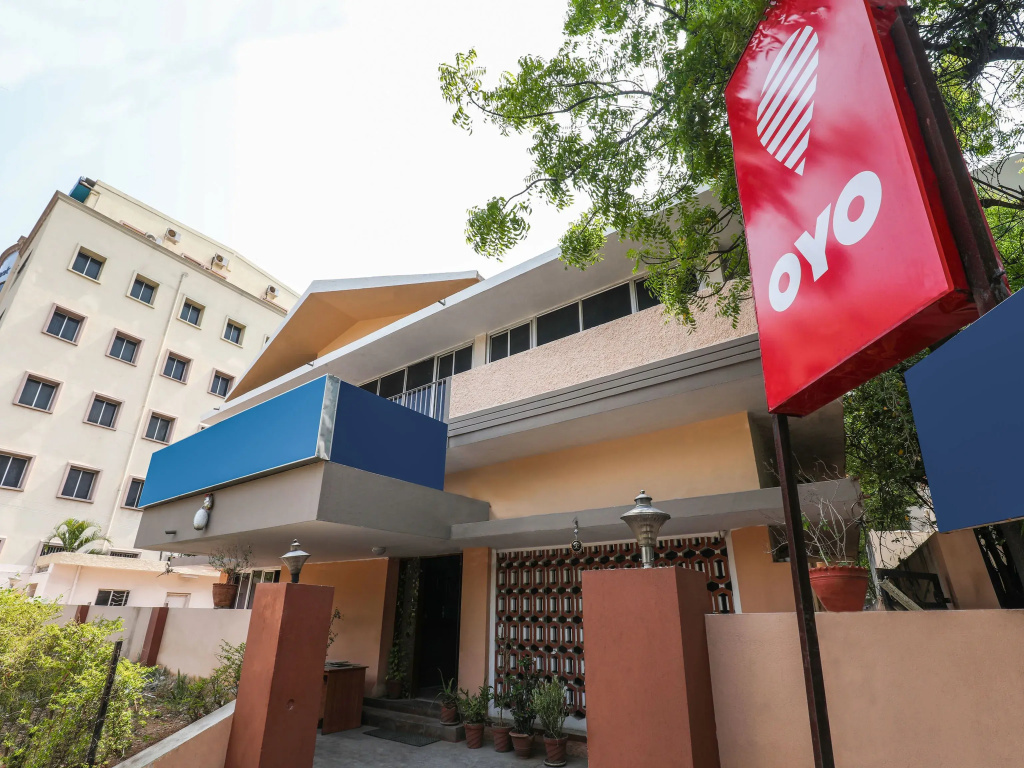 OYO 12237 Luxury Villas