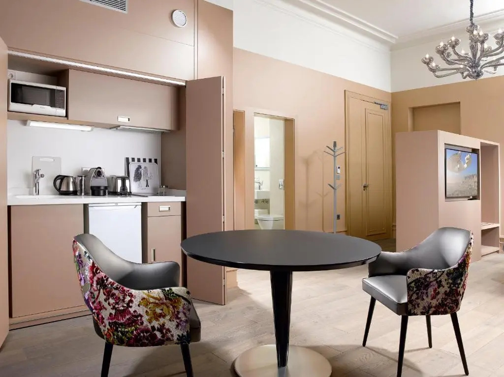 Deluxe Apartment