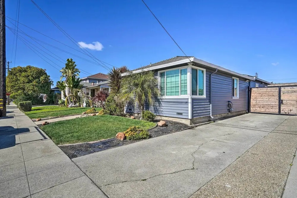 Cozy Bay Area Vacation Rental With Patio