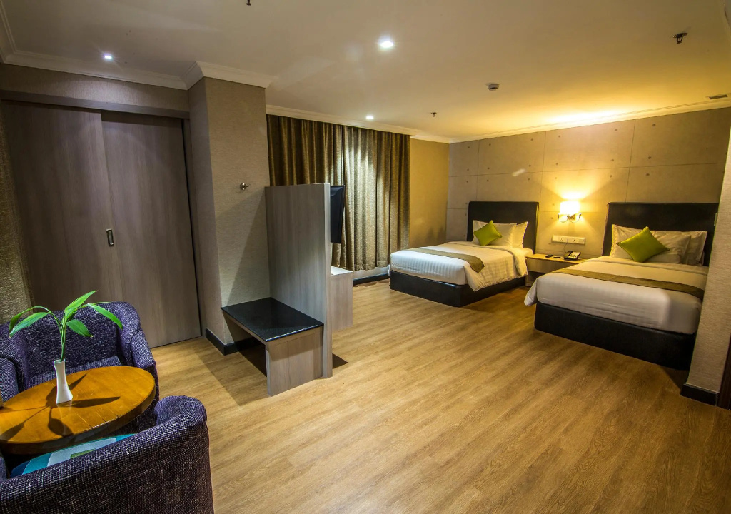 Deluxe Double room (full double bed)