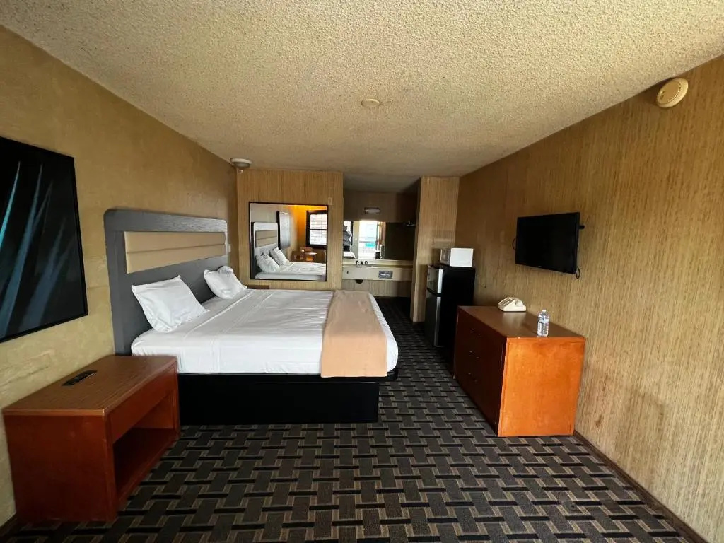 Standard Double room (full double bed)