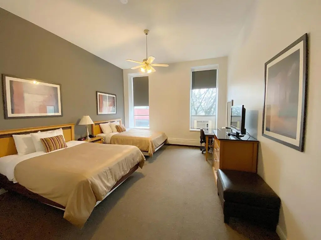 Deluxe Quadruple room