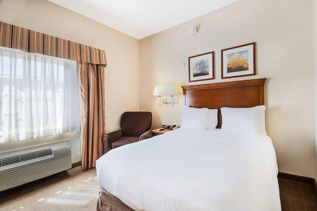 Double Suite (full double bed)