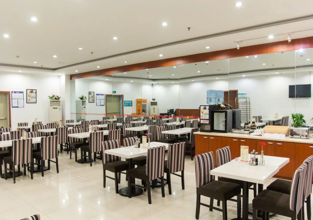 Food & Beverage