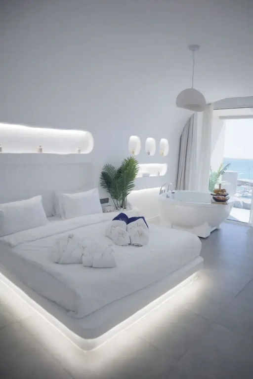 Deluxe Double room with balcony and with sea view (full double bed)