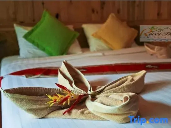 Бунгало с балконом и с видом на сад в Ricci House Resort