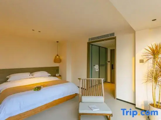 Standard Double room with partial sea view (full double bed)