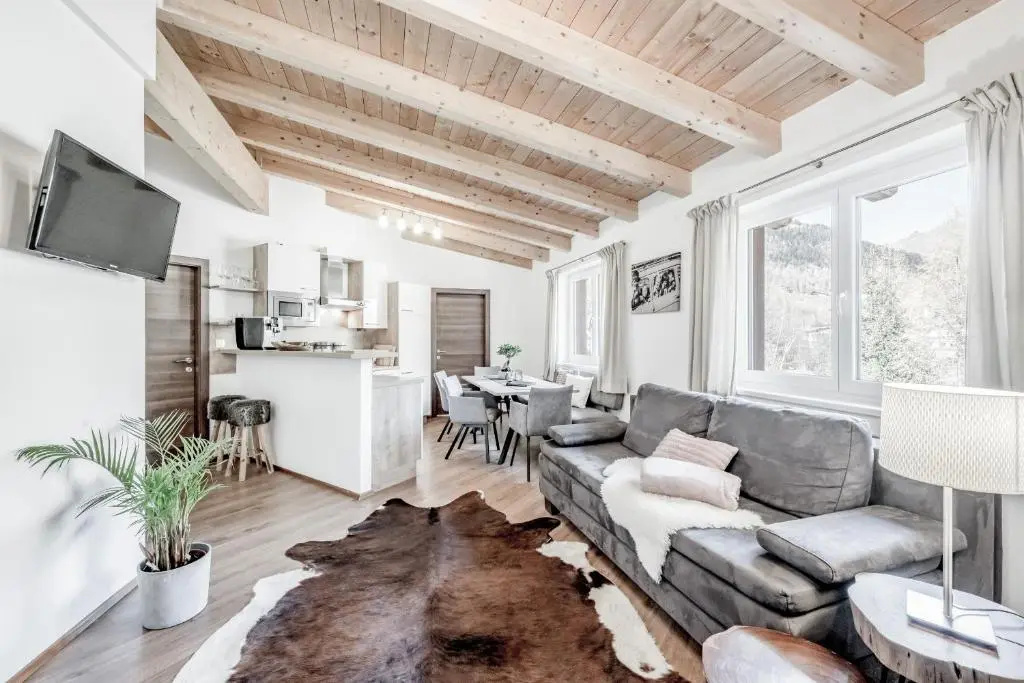 3 Bedrooms Apartment with balcony