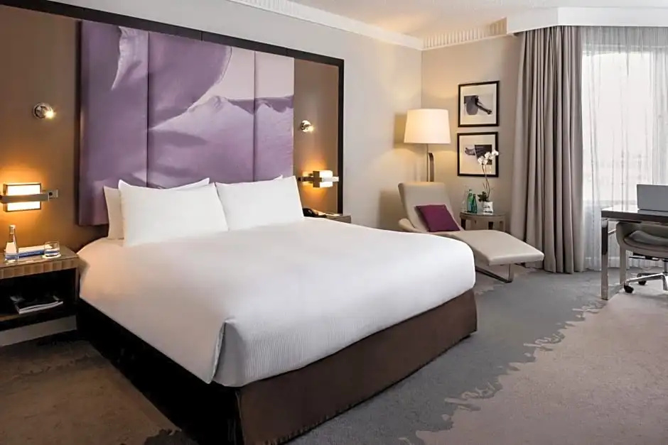 Luxury Double Mobility accessible room (full double bed)