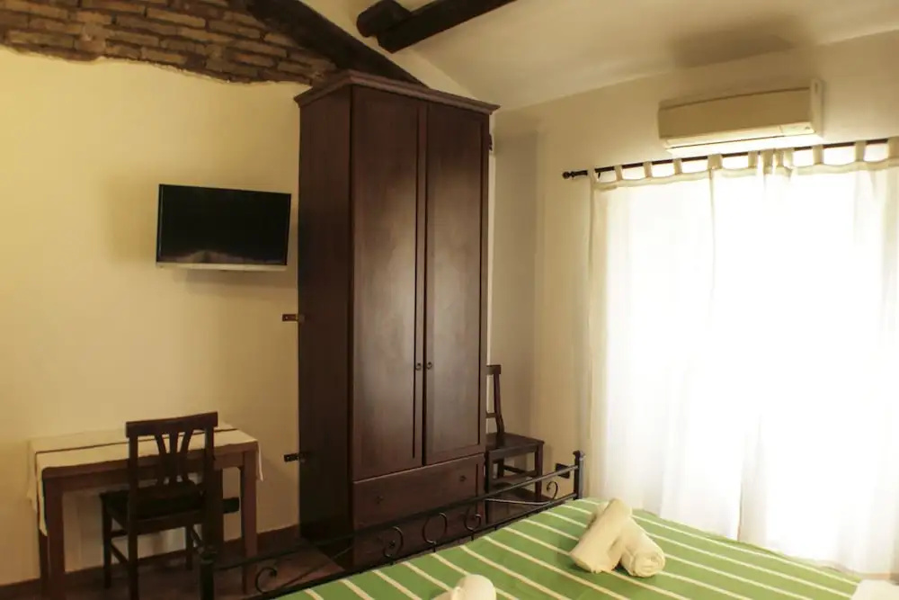 Comfort room