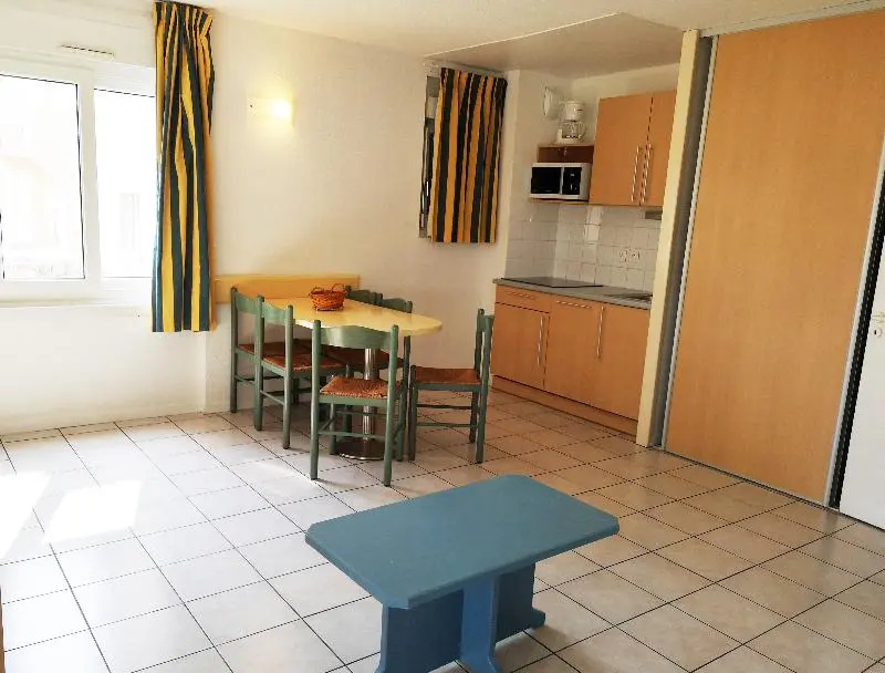2 Bedrooms Apartment with balcony