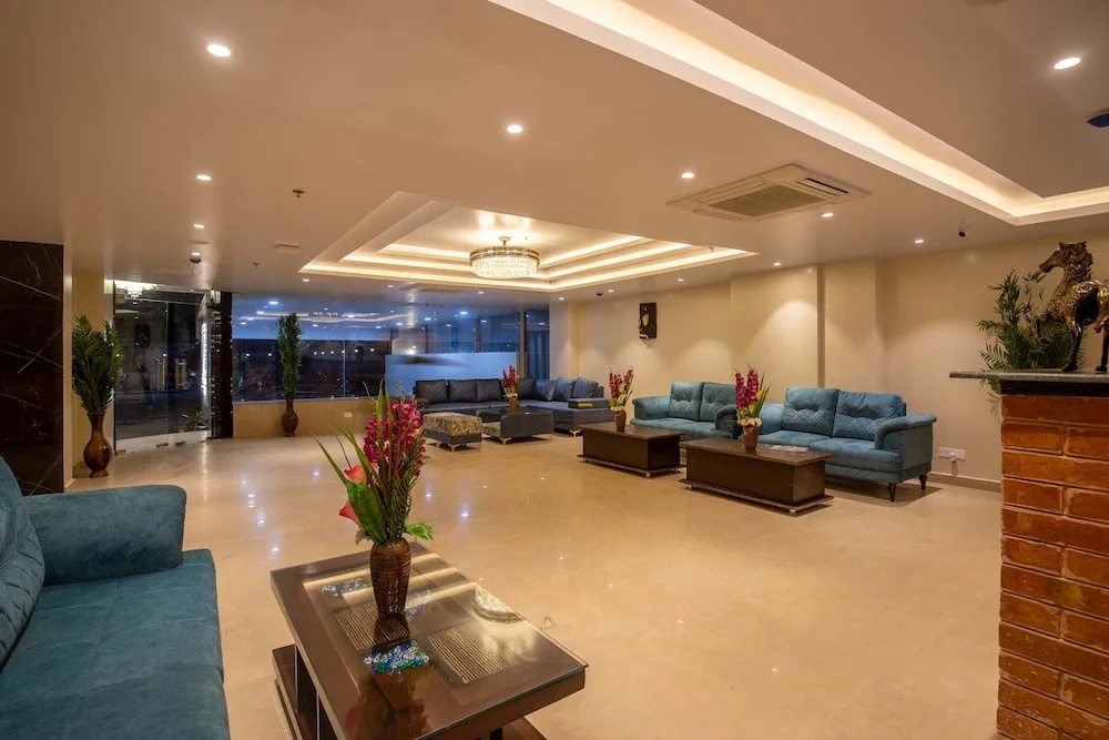 Hotel Palm International