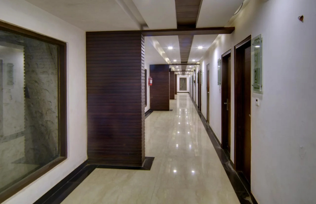 Lobby & Reception