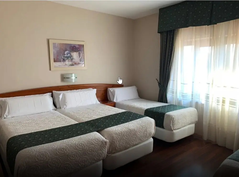 Standard Triple room
