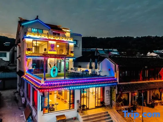 Deer Panoramic View of Taihu Hot Spring Home Party Club