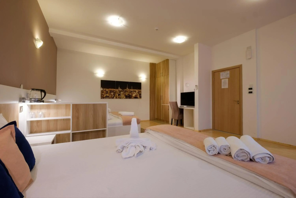 Airport Garni Hotel — фото