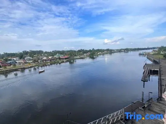 Nicely Riverbank suites 405 @Riverview