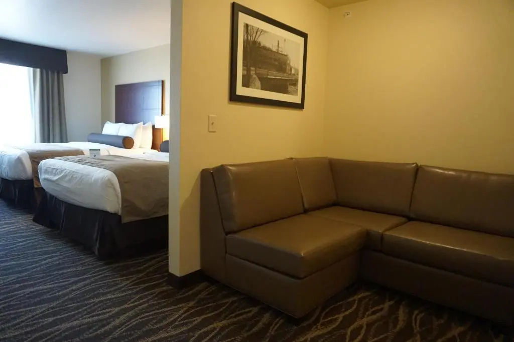 Deluxe Suite