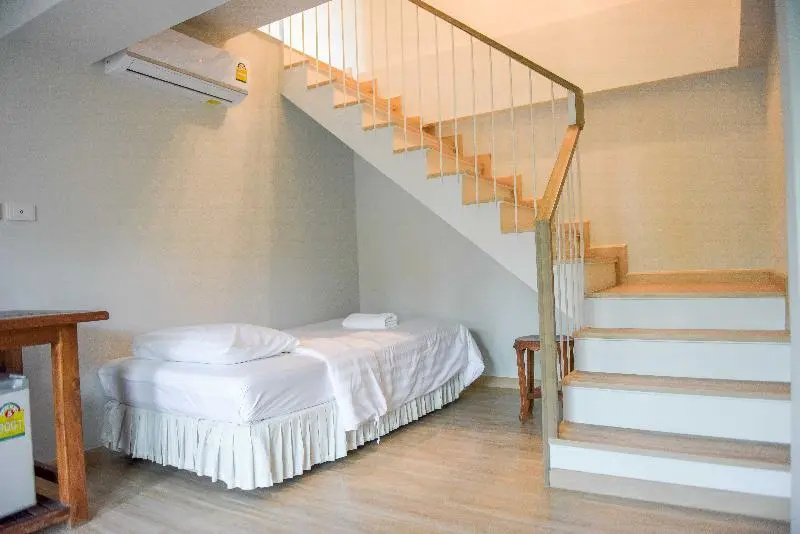 Deluxe Quadruple room with pool view