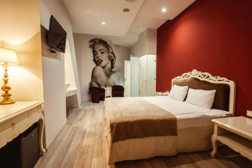 Royal Hotel De Paris - Chambres