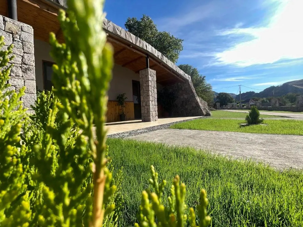Hotel Hobbiton Near Vardzia Caves
