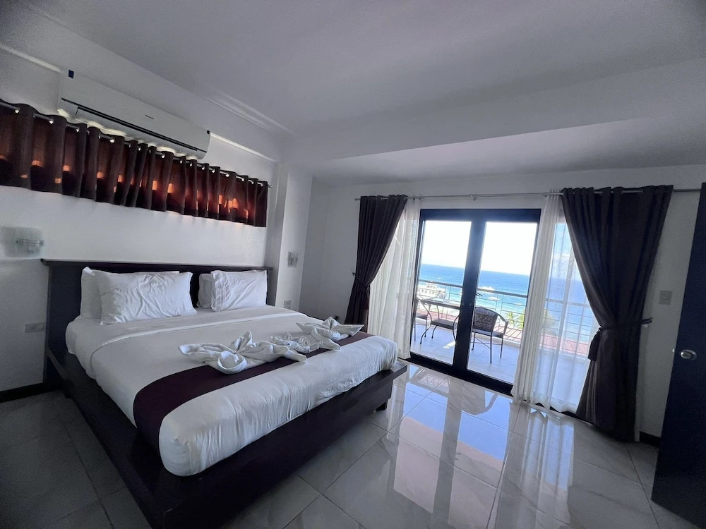2 Bedrooms Standard Penthouse room with balcony