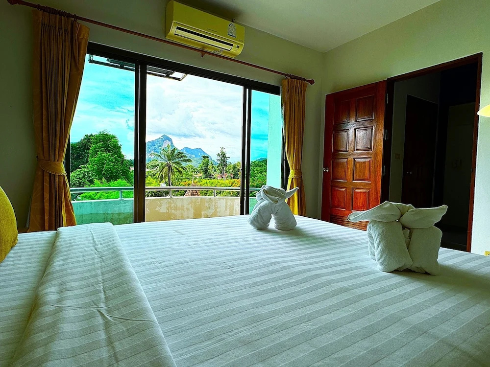 Deluxe Suite with balcony
