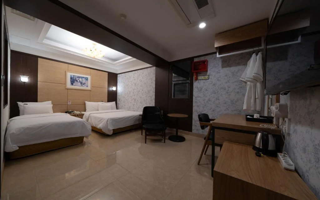 Deluxe Double room (twin beds)