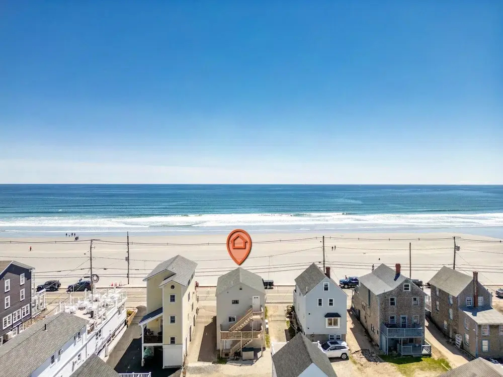 Beachfront Pet Friendly Sleeps 15 Bbq!