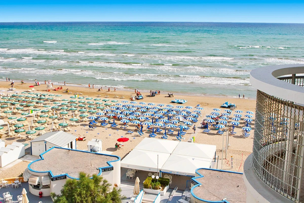 Beach & Waterfront
