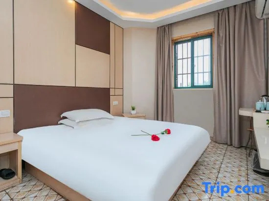 Business Double room (full double bed)