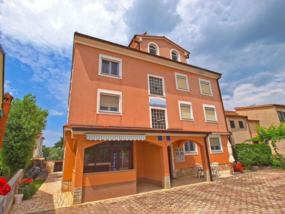Apartment Denis 19