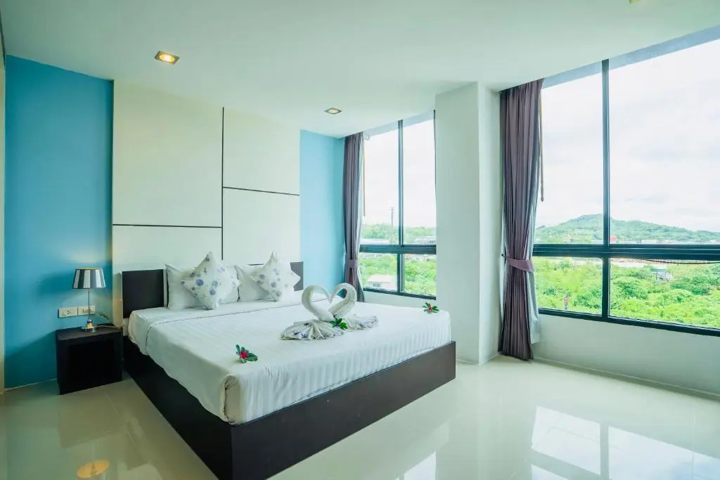 Deluxe Double Suite (full double bed)