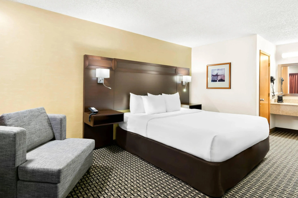 Standard Double room (full double bed)
