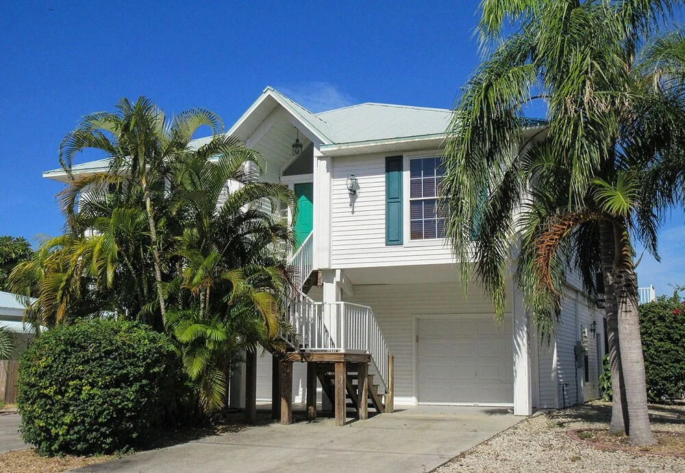 147 Curlew Home